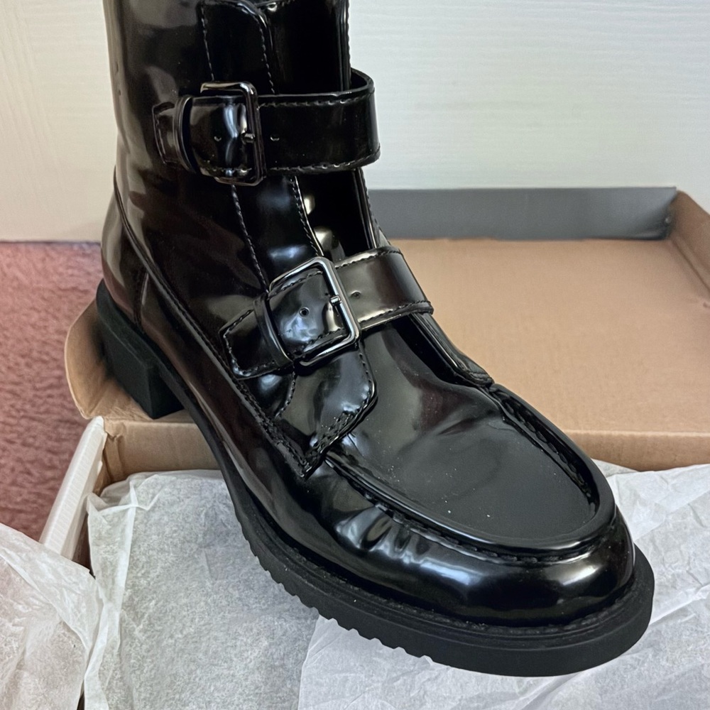 Black Patent Leather Buckle Boots